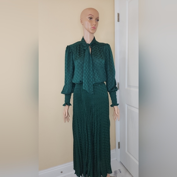 Max studio two piece set - Picture 7 of 16